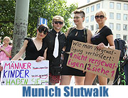 am Sendlinger Tor beginnt der 2. Munich Slutwalk am 06.10.2012 - Niemand ist selbst schuld - Nein heißt Nein  (©Foto: Martin Schmitz)